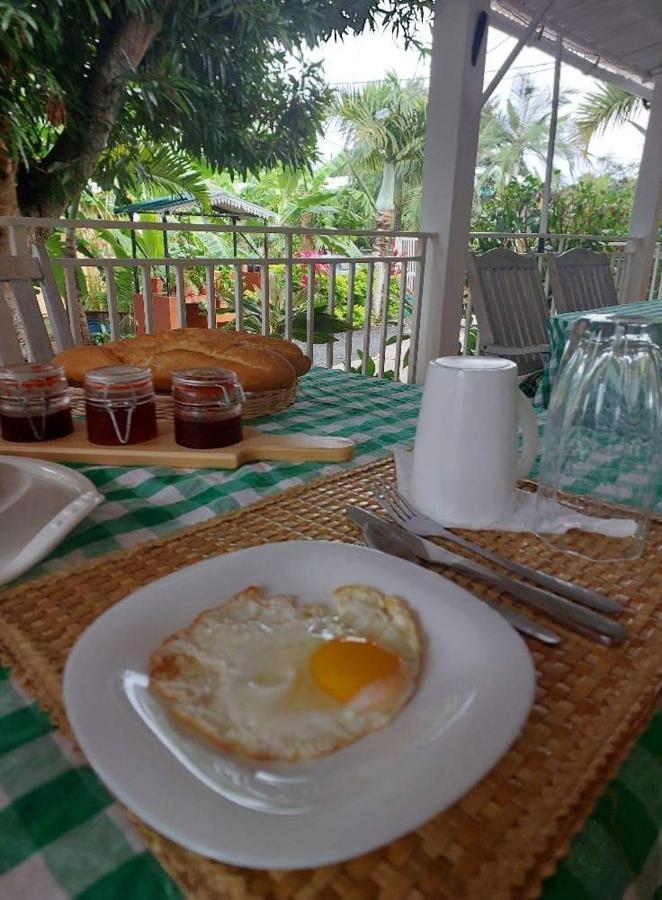 Ohana Guest House Port Mathurin Esterno foto